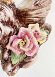 Super-kitsch bloempot met uil, Capodimonte? Vintage pot met bloemen en vogel