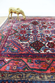 Kleurrijk handgemaakt vloerkleed. Roze vintage tapijtje / deur / badmat