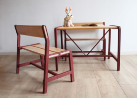 Retro kinder tafel met twee bankjes - Ypperlig. Design Hay voor IKEA.