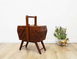 Retro  Mid Century Sewing box / craft organizer. Houten vintage naaikist.