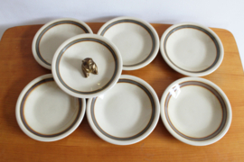 Aardewerk vintage servies, Colditz. Retro borden/kopjes en schotels