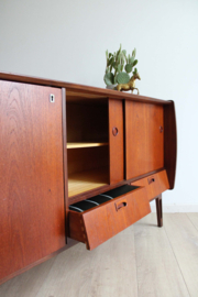 Houten vintage dressoir. Toffe retro design kast / Mid Century sideboard