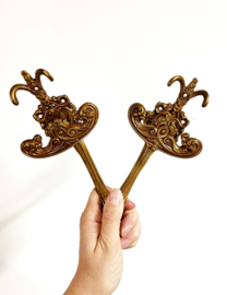 Set vintage messing (?) haken. Goudkleurig haakje / hoedenhaak, 2 stuks
