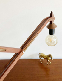 Vintage harmonica lampje voor aan de wand. Houten retro design lamp.