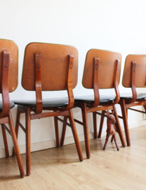 Set houten vintage stoelen, zwart skai-leer. Mid Century design stoelen 3 + 1 gratis