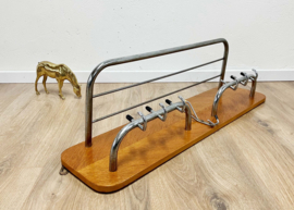 Vintage kapstok met hoedenplank. Retro Mid Century wandkapstok