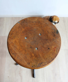 Hout/metalen vintage atelier kruk. Industriële retro schoolkruk.