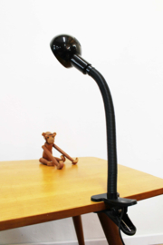 Zwarte  vintage klemlamp. Retro design lampje met buigbare hals