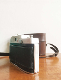 Vintage fotocamera - Agfa Silette Vario. Retro fototoestel in hoes