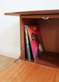 Houten vintage audiomeubel. Mid Century retro design kast / side table