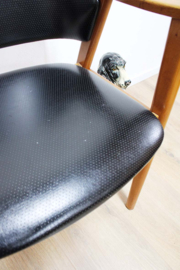 Houten vintage stoel met armleuningen. Mid Century design, Pastoe?
