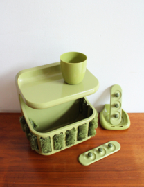 Groene vintage badkamer set. Retro toilet accessoires