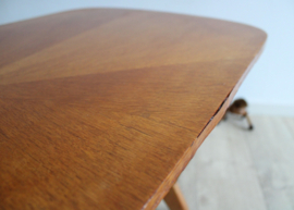 Houten vintage salontafel met dubbel blad. Retro design tafel / coffee table