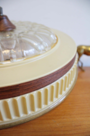 Vintage plafondlamp met houtlook details. Mid Century retro design lamp.