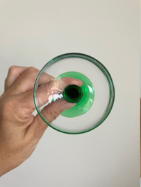 6 retro moezel / roemer glaasjes. Set vintage Luminarc wijnglazen op groene voet.