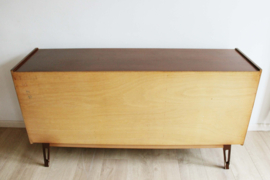 Houten vintage dressoir. Toffe retro design kast / Mid Century sideboard