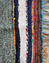 Gestreept vintage voddenkleed. Kleurrijk geweven tapijt, Zweeds?