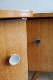 Set vintage nachtkastjes. Houten Mid Century retro kastjes