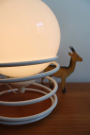 Witte vintage tafellamp - Woja Holland?  Retro design bol lamp op spiraal