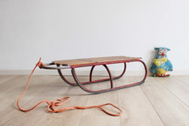 Houten vintage slee. Origineel retro sleetje.