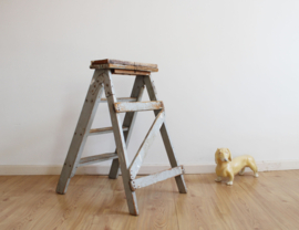 Denemarken rand medeklinker Houten vintage trapje. Brocante keukentrap / retro ladder | Diverse | Flat  Sheep