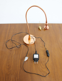 Roségoudkleurige bureaulamp, Ikea - JANSJÖ. Retro leeslamp met flexibele zwanenhals