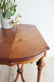 Houten antieke bijzettafel, Mahonie? Vintage tafeltje in  Louis XVI stijl.