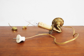 Vintage wandlampje met kaarsje. Antiek 'kaars' lampje