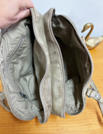 Bruin lederen handtas met dubbele vakken - Hide & Stitches . Leren dames tas