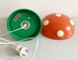 Koddig vintage paddenstoel lampje.  Retro nachtlampje met kabouter