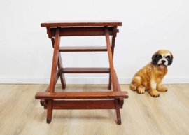 Houten vintage trapje. Antiek look kruk / opstapje