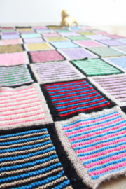 Kleurrijke vintage lapjes sprei. Handgemaakte retro deken / plaid