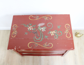 Unieke Hindeloopen kist. Houten vintage speelgoedkist.
