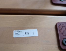 Retro kinder tafel met twee bankjes - Ypperlig. Design Hay voor IKEA.