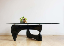 Toffe retro design tafel, replica Isamu Noguchi voor Vitra. Vintage salontafel