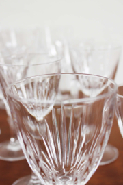 Set van 12 kristallen wijnglazen. Vintage glazen, rood en wit