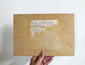 Houten vintage leesplankje - Simplex. Retro prent met woordjes