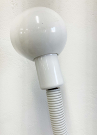 Buigbare vintage Snake lamp. Witte retro design lamp in Hebi stijl.