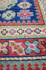 Vintage loper met Oosters decor. Lang Boho tapijt / kleed met bloemen