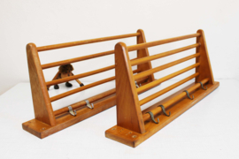 Set vintage pannenrekken, Piet Zwart voor Bruynzeel. Houten retro keuken / wandrek