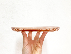 Glazen vintage bordje, rosé. Art Deco bord van roze glas