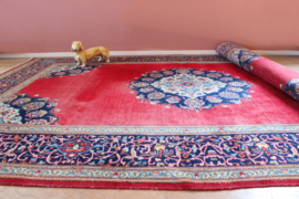 Rood vintage Oosters tapijt met bloemen, Kirman/Kerman . Handgemaakt Perzisch kleed.