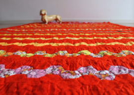 Vrolijke handgemaakt sprei. Oranje vintage sierdeken / quilt