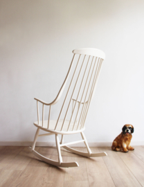 Witte vintage schommelstoel, Lena Larsson voor Nesto? Scandinavisch rocking chair.