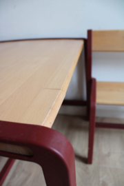 Retro kinder tafel met twee bankjes - Ypperlig. Design Hay voor IKEA.