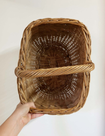 Boho rotan mandje / picknickmand. Rieten vintage mand met hengsel.
