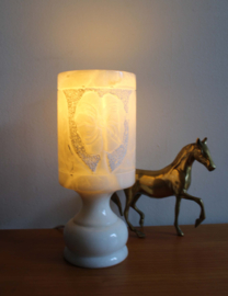 Prachtige albasten tafellamp. Vintage lamp in marmer look.