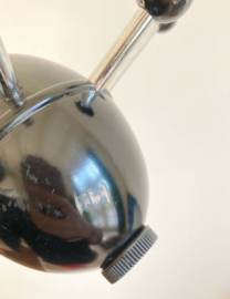 Set van 2 vintage Sputnik kapstokken. Zwarte retro design kapstokjes,  Osvaldi Borsani stijl