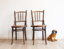 Originele vintage Thonet stoelen. Houten antieke /retro cafe stoeltjes