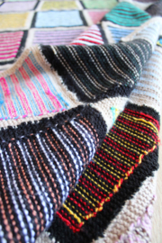 Kleurrijke vintage lapjes sprei. Handgemaakte retro deken / plaid